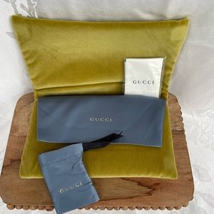 Authentic Gucci XXLG sunglasses case pouch and cloth all brand new